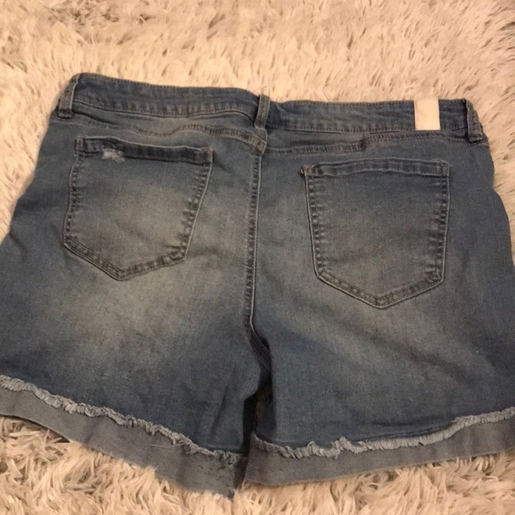 Blue distressed jean shorts💙 - Picture 2 of 3